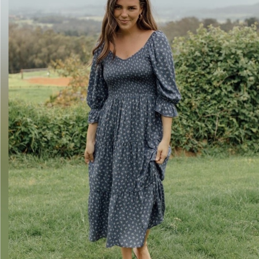 Neuflora Everett Dress in Blue size M